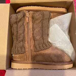 Cozy Brown Knit Kids Boots